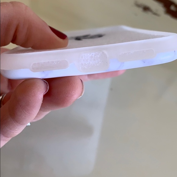 iPhone XR case - Picture 3 of 4